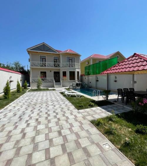 Qəbələ rayonunda yerləşən villa maksimum 12 nəfər üçün nəzərdə tutulub. Villada 5 yataq otağı, 2 sanuzel və 1 hovuz mövcuddur. İstirahətiniz üçün villada hər bir şərait yaradılıb#014
