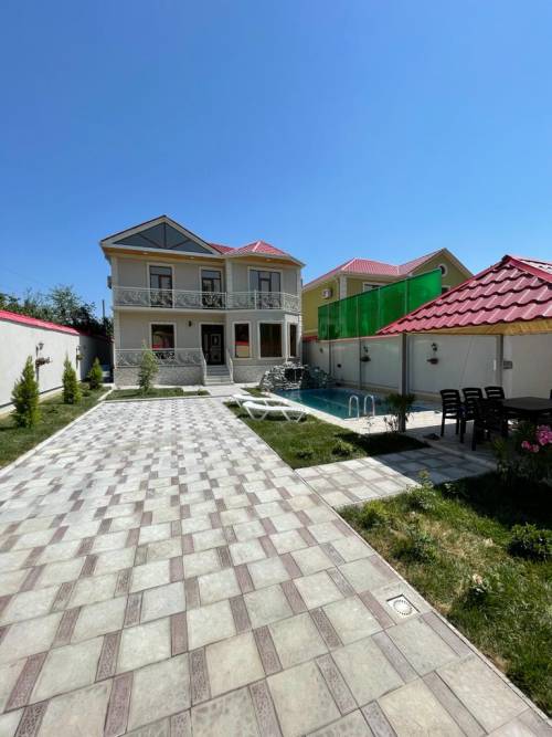 Qəbələ rayonunda yerləşən villa maksimum 12 nəfər üçün nəzərdə tutulub. Villada 5 yataq otağı, 2 sanuzel və 1 hovuz mövcuddur. İstirahətiniz üçün villada hər bir şərait yaradılıb#014
