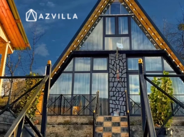 Quba rayonunda yerləşən villa maksimum 10 nəfər üçün nəzərdə tutulub. Villada 3 yataq otağı, 1 samuzel mövcuddur. İstirahətiniz üçün villada hər bir şərait yaradılıb