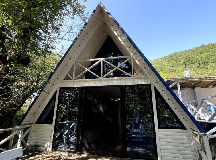 lerikde-gunluk-kiraye-evler-isti-hovuzlu-a-frame