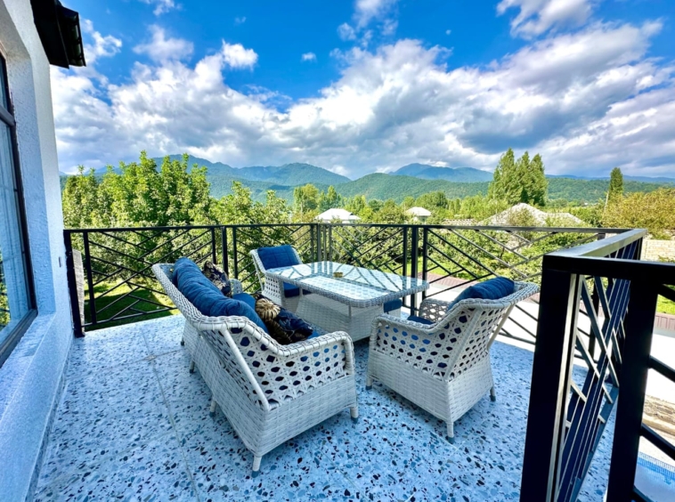 kiraye-gunluk-isti-hovuzlu-villa-qebelede