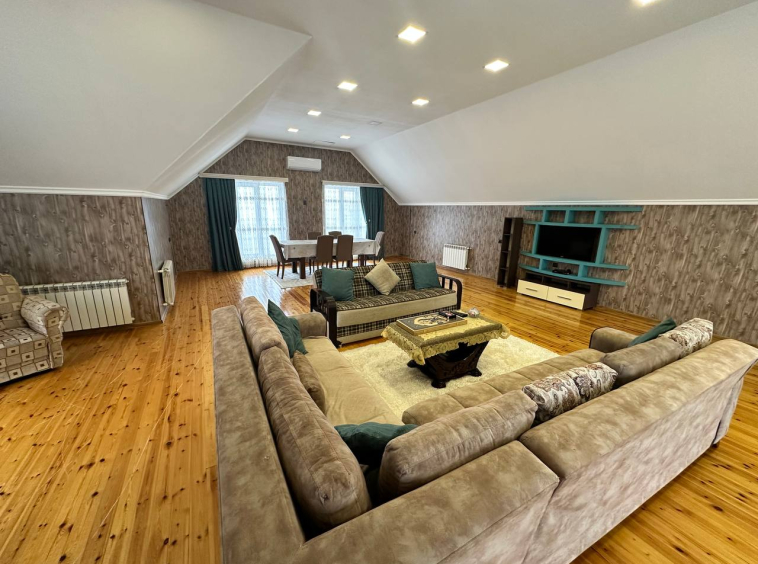 qebelede qapali hovuzlu evler