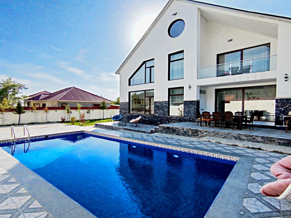 qebelede-villa-hovuzlu